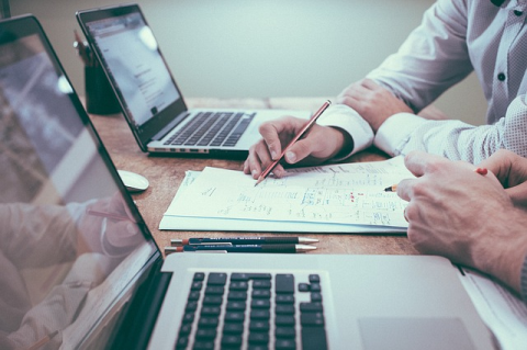 How IT outsourcing for small businesses can save money